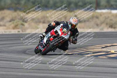 media/Oct-13-2025-Moto Forza (Mon) [[a66d839500]]/3-B Group/Session 3 (Turn 16)/